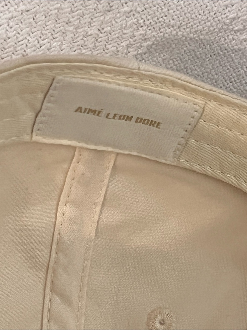 Ainé Leon DoreCream Snapback Cap with Subtle Gold Logo Tag - Picture 9 of 9